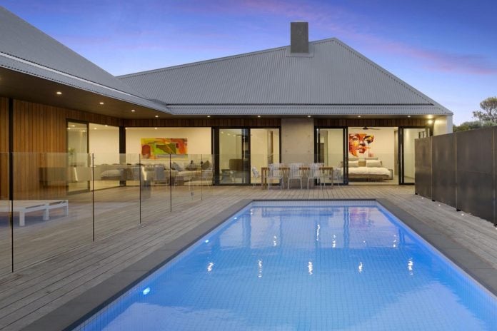 sorrento-house-1-latest-coastal-project-vibe-design-group-australian-beach-house-reborn-02