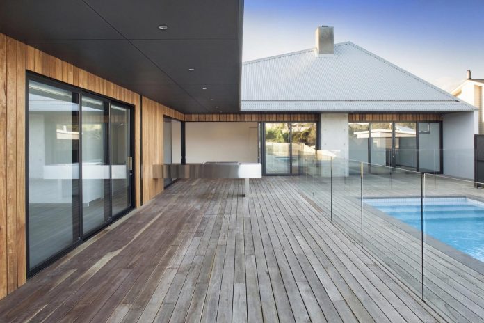 sorrento-house-1-latest-coastal-project-vibe-design-group-australian-beach-house-reborn-09