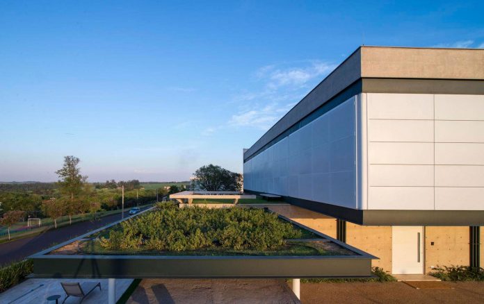 urbem-arquitetura-design-fmg-monte-alegre-house-brings-gardens-landscapes-interior-02