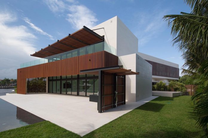 5500-square-foot-contemporary-sea-ranch-lakes-residence-designed-silberstein-architecture-03