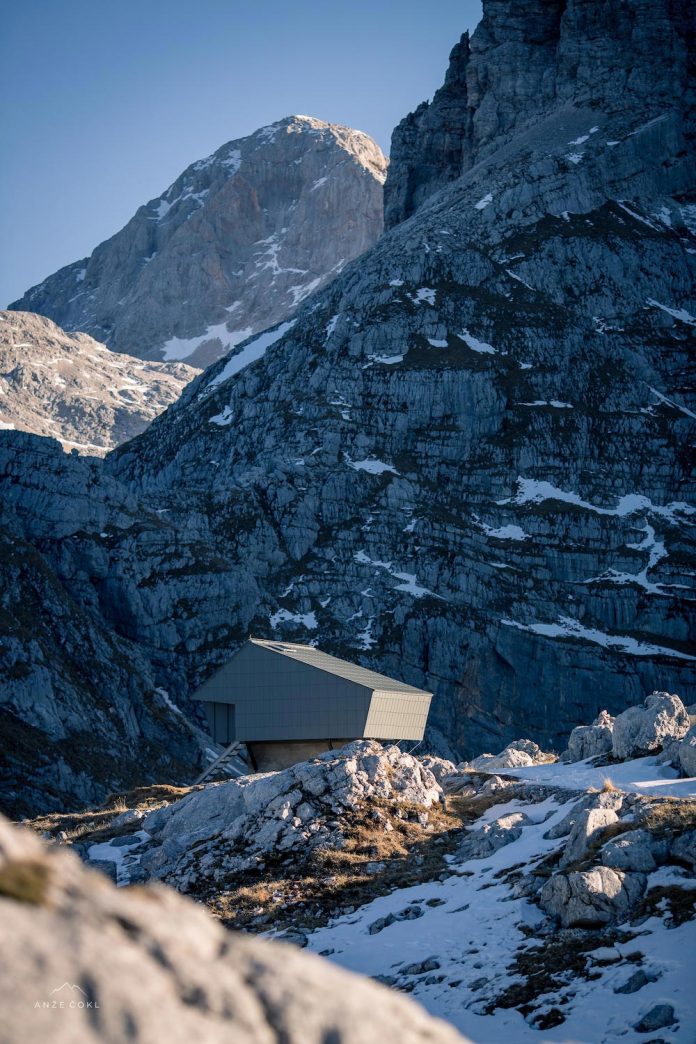 alpine-shelter-bivak-na-prehodavcih-located-triglav-national-park-13