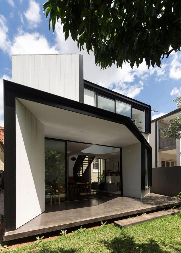 articulated-two-storey-volume-sensitively-stitched-rear-fabric-federation-masonry-01