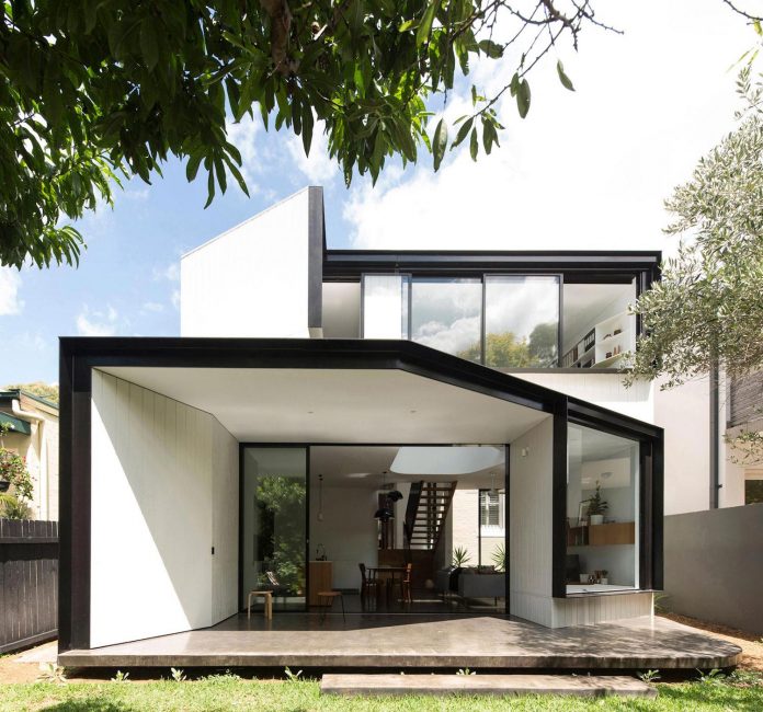 articulated-two-storey-volume-sensitively-stitched-rear-fabric-federation-masonry-03
