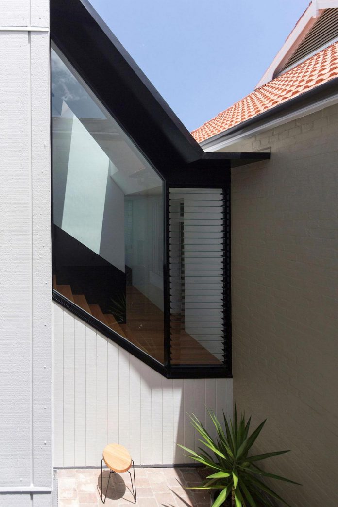 articulated-two-storey-volume-sensitively-stitched-rear-fabric-federation-masonry-05