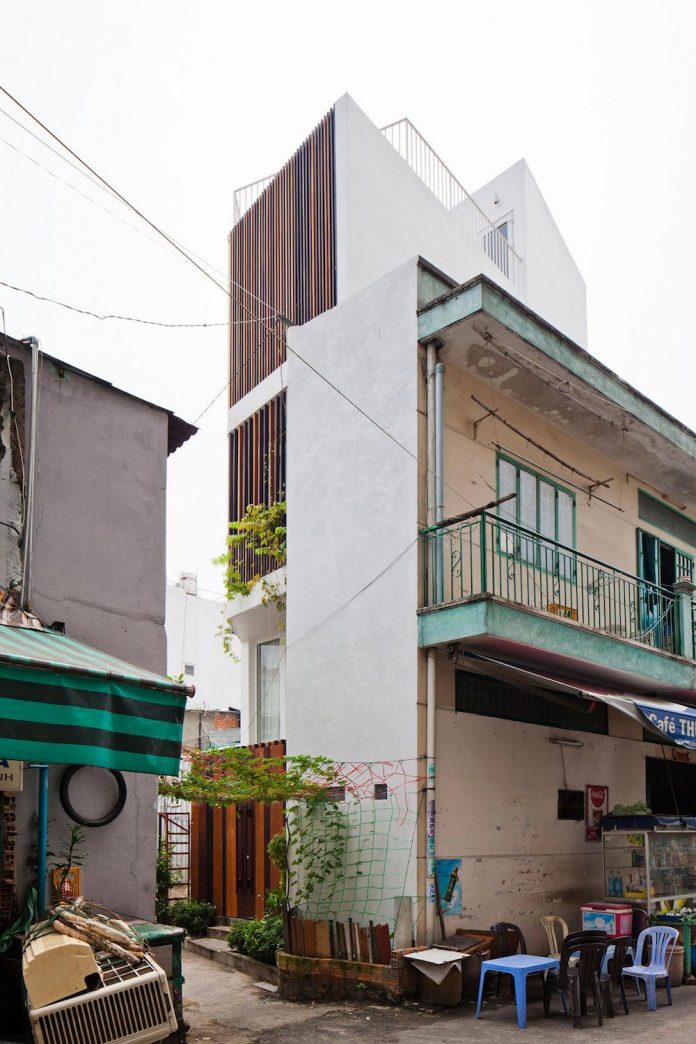 colorful-small-town-house-irregular-shape-situated-central-district-ho-chi-minh-city-03