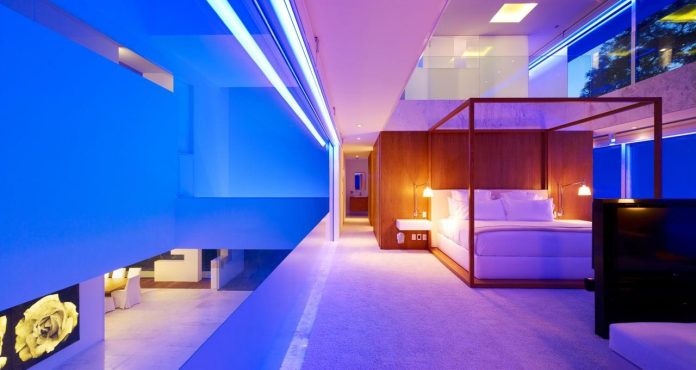 contemporary-white-la-palma-residence-uses-sunlight-generate-sensations-05