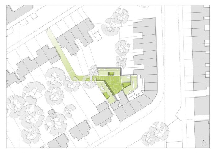 forest-mews-3-houses-arranged-around-multi-functional-shared-outdoor-courtyard-urban-brownfield-site-28