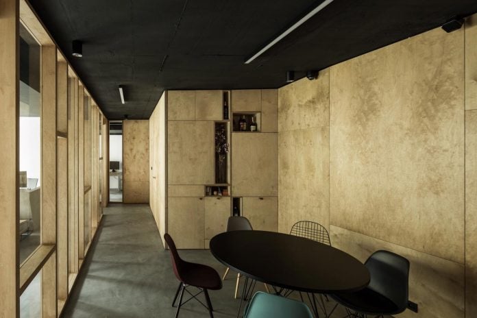 office-designed-idea-simplicity-beauty-uses-wood-concrete-bit-metal-21