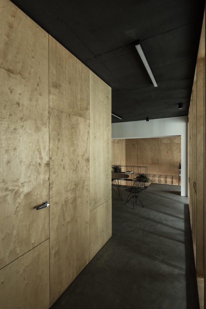 office-designed-idea-simplicity-beauty-uses-wood-concrete-bit-metal-28