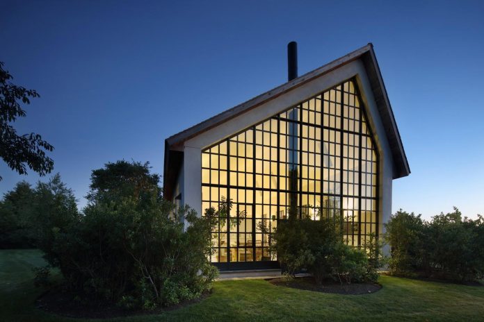 reminiscent-old-farmhouse-simple-shape-open-space-plan-new-york-loft-15