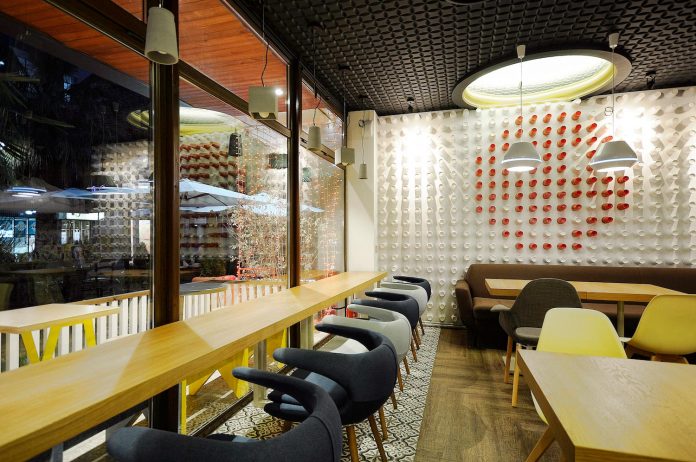 retro-futuristic-interior-redcup-coffeeshop-opened-sochi-08
