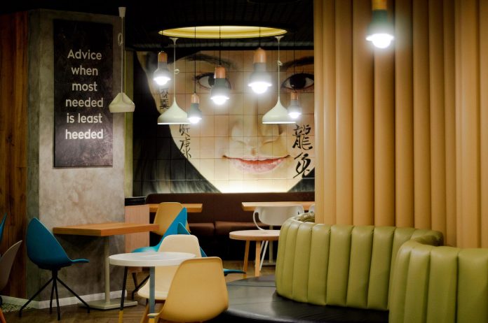 retro-futuristic-interior-redcup-coffeeshop-opened-sochi-18