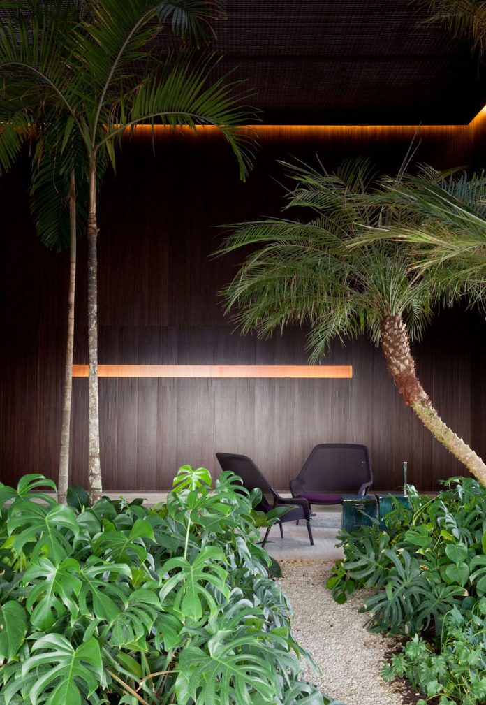 sao-paulo-penthouse-design-order-create-cozy-solemn-atmosphere-14