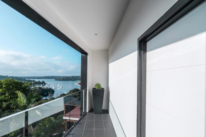 seaforth-house-two-cubes-residence-located-sydneys-stunning-northern-beaches-21