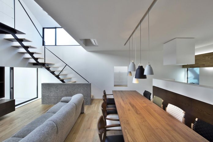 single-family-house-located-tokyo-built-severe-restrictions-space-land-height-11