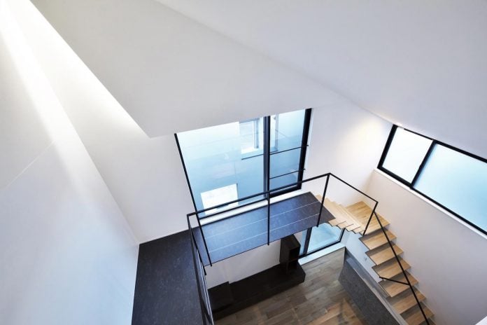 single-family-house-located-tokyo-built-severe-restrictions-space-land-height-19