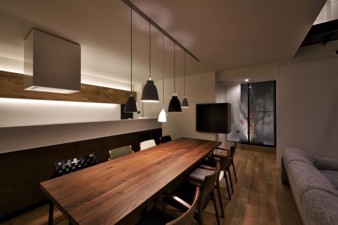 single-family-house-located-tokyo-built-severe-restrictions-space-land-height-22