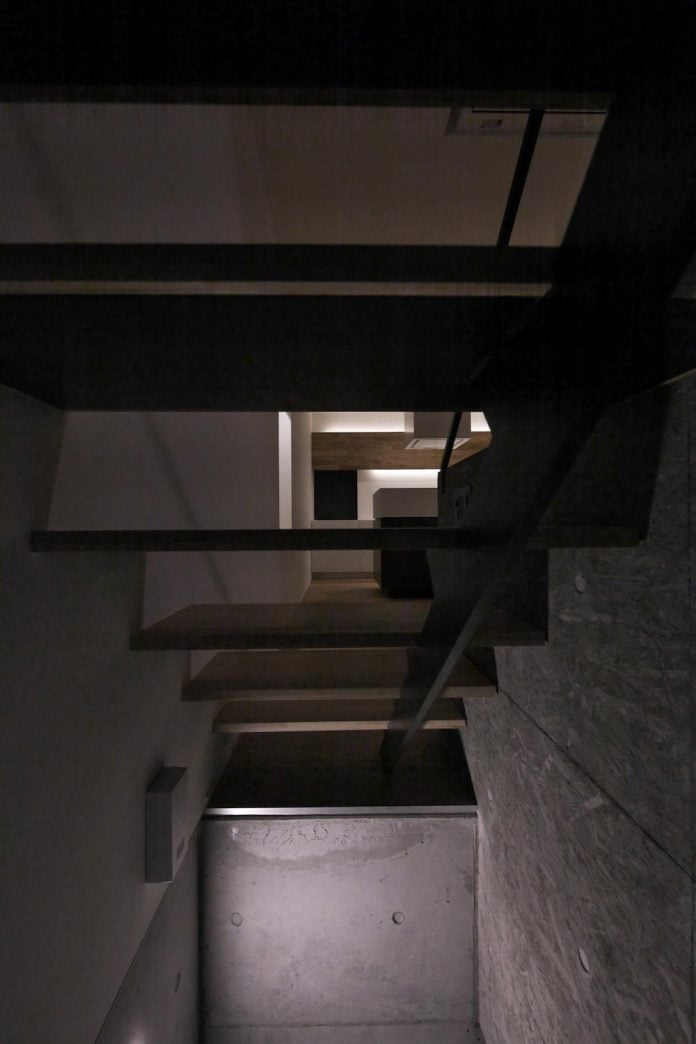 single-family-house-located-tokyo-built-severe-restrictions-space-land-height-29