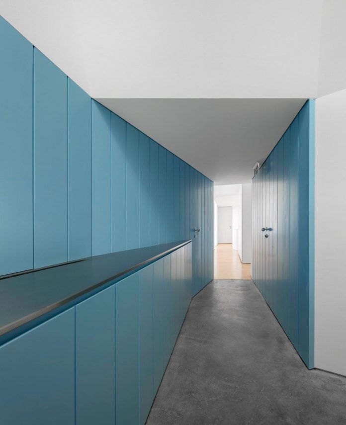 sothebys-real-estate-headquarters-carvoeiro-algarve-characterized-local-traditional-construction-technics-well-materials-05