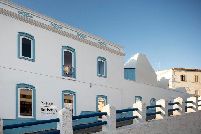 sothebys-real-estate-headquarters-carvoeiro-algarve-characterized-local-traditional-construction-technics-well-materials-14