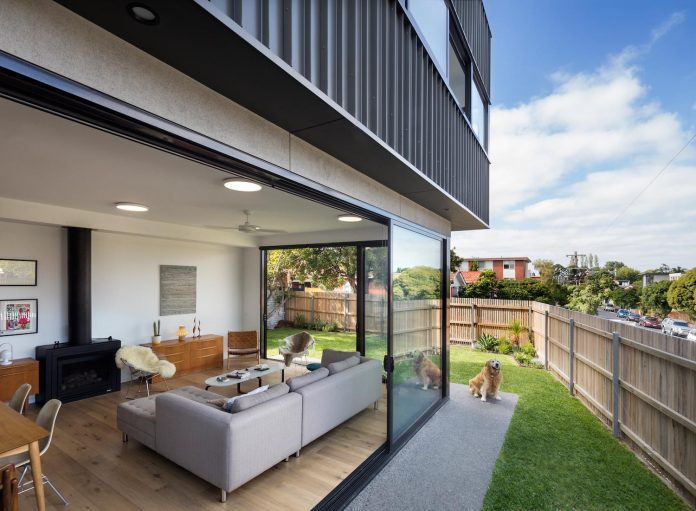 st-kilda-east-townhouses-includes-two-typical-dwellings-three-family-generations-05