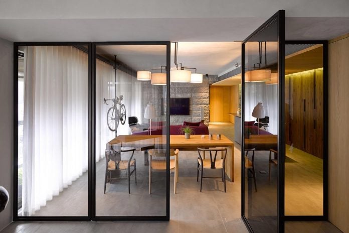 steel-structures-l-shape-sliding-glass-doors-modern-features-define-taipei-city-apartment-15