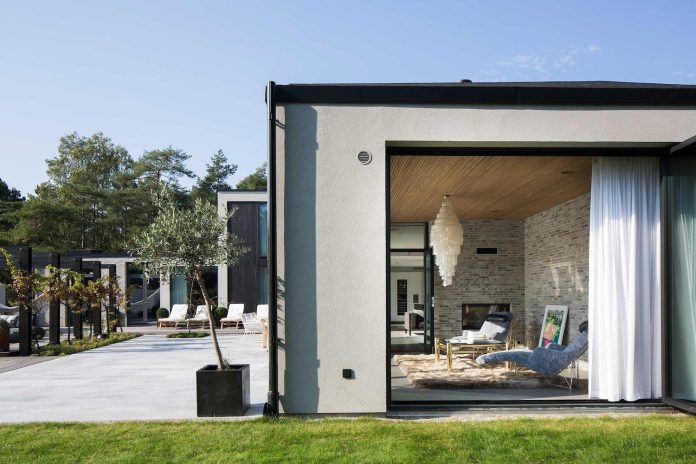 stylish-design-generously-sized-residence-located-near-kampinge-04