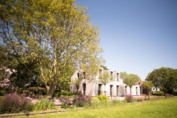 sustainable-luxurious-barnhouse-villa-hindeloopen-located-hindeloopen-netherlands-01