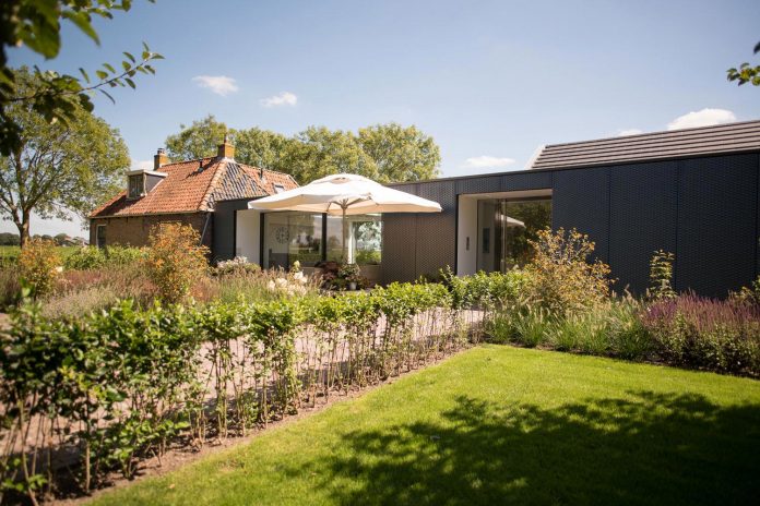 sustainable-luxurious-barnhouse-villa-hindeloopen-located-hindeloopen-netherlands-15