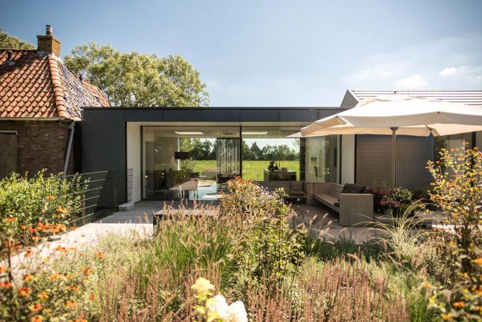 sustainable-luxurious-barnhouse-villa-hindeloopen-located-hindeloopen-netherlands-17