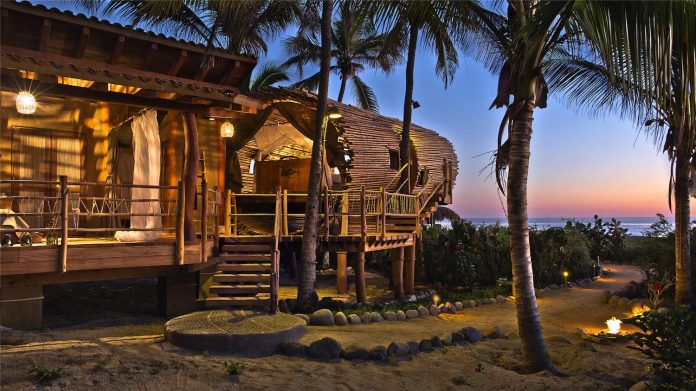 treehouse-suite-beachfront-bi-level-elliptical-shaped-bamboo-wrapped-treehouse-03