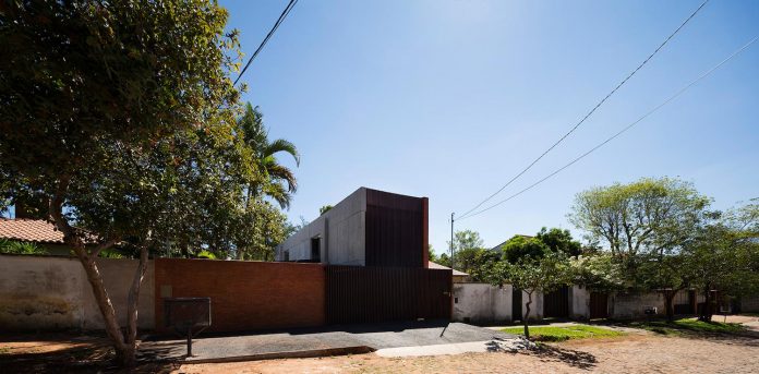 two-houses-several-generations-lambare-paraguay-21