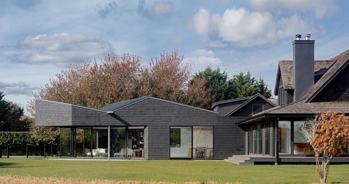 watermill-house-expansion-traditional-shingled-cottage-home-marrying-new-contemporary-addition-07