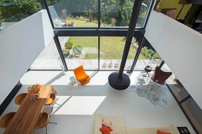 contemporary-bg-house-germany-designed-bau-werk-stadt-architekten-11