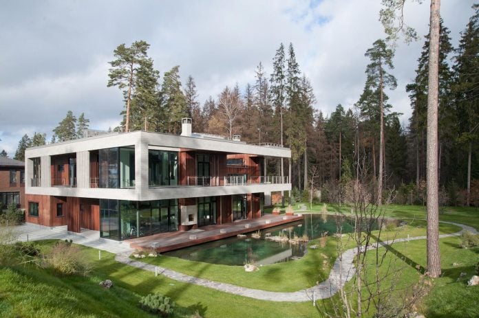 contemporary-country-house-forrest-surrounding-moscow-oblast-01