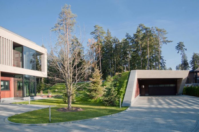 contemporary-country-house-forrest-surrounding-moscow-oblast-16