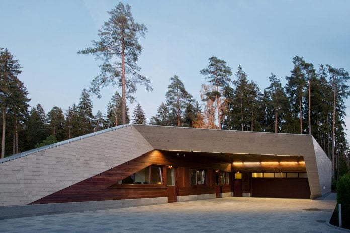 contemporary-country-house-forrest-surrounding-moscow-oblast-27