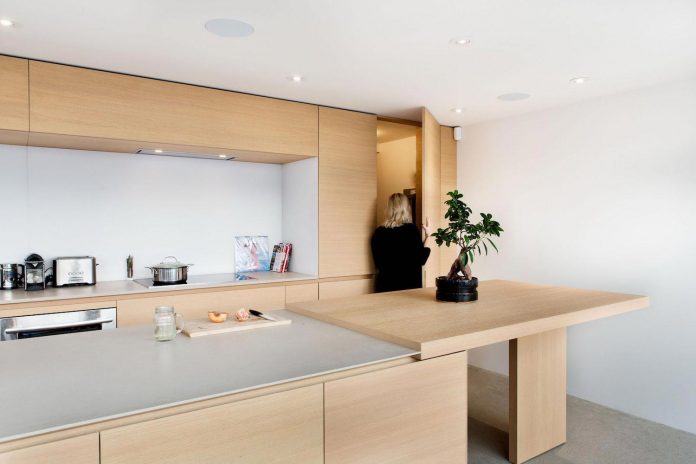 contemporary-penthouse-minimally-dressed-white-predominant-designed-students-06
