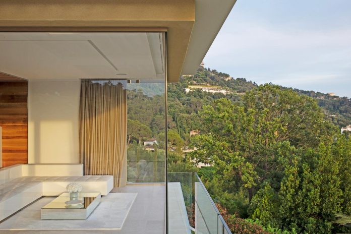 contemporary-stunning-house-cannes-french-riviera-10