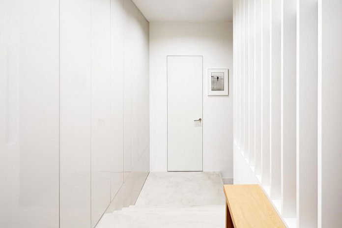 contemporary-triplex-apartment-prague-designed-bright-colours-01