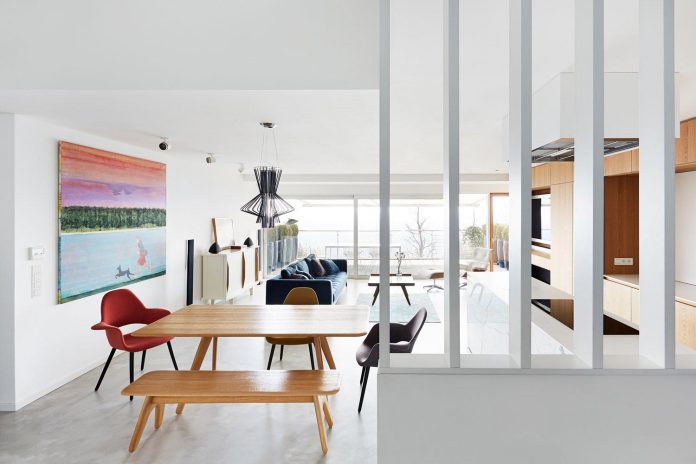 contemporary-triplex-apartment-prague-designed-bright-colours-02