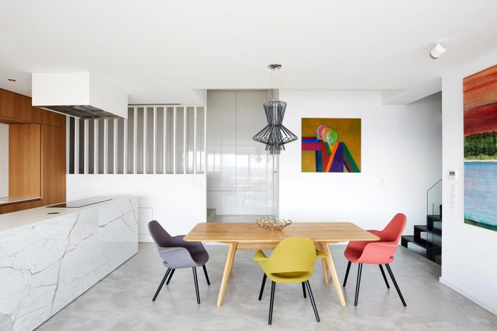 contemporary-triplex-apartment-prague-designed-bright-colours-06