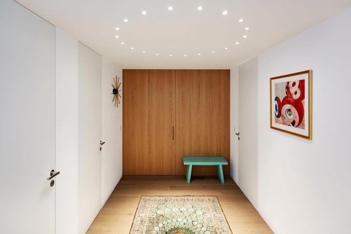 contemporary-triplex-apartment-prague-designed-bright-colours-11