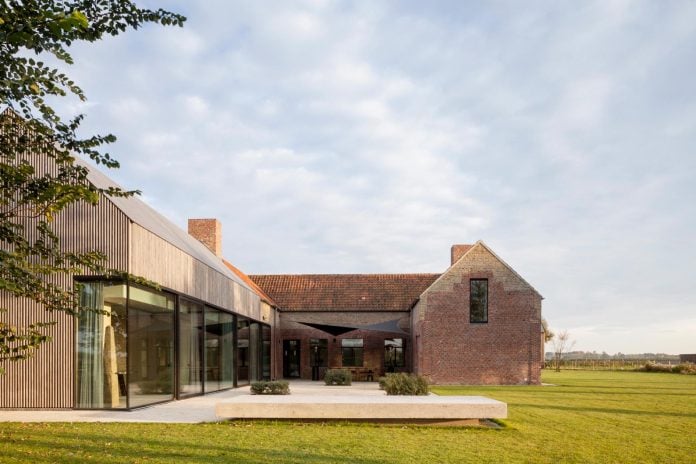 farmhouse-transformation-elegant-residence-north-belgium-25