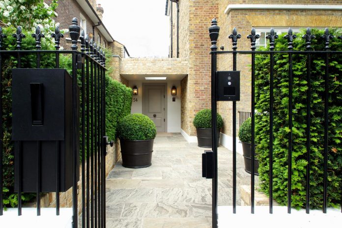 historic-mews-house-re-built-contemporary-style-notting-hill-london-01
