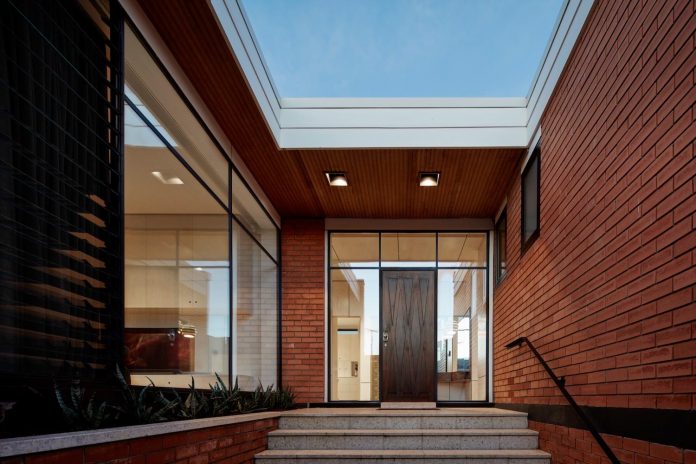 home-diverse-range-architectural-styles-edwardian-weather-board-californian-bungalow-red-orange-clinker-brick-20