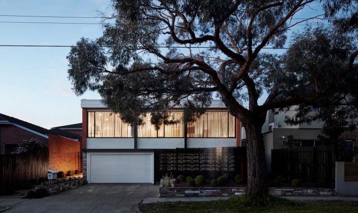 home-diverse-range-architectural-styles-edwardian-weather-board-californian-bungalow-red-orange-clinker-brick-22