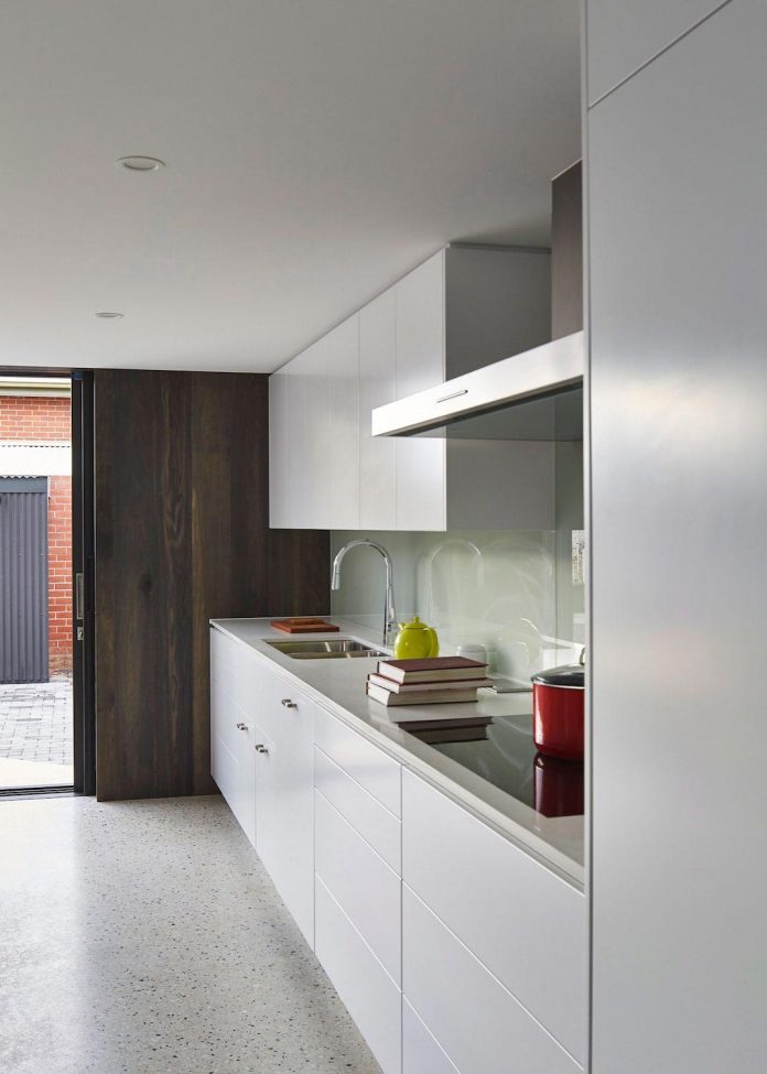 julie-firkin-architects-design-contemporary-brick-metal-house-fitzroy-melbourne-10