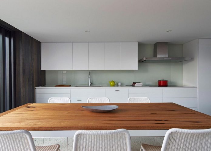 julie-firkin-architects-design-contemporary-brick-metal-house-fitzroy-melbourne-11