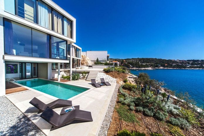 modern-complex-luxury-villas-apartments-dalmatian-region-03